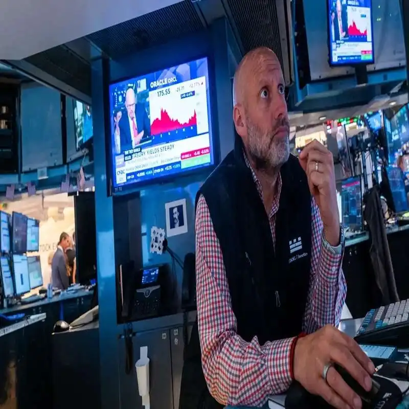 SpaceX launches record-breaking IPO as investors drive strong demand for technology stocks.
