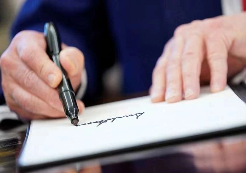 Trump Signature on US Paper Money 2026: New $100 Bills